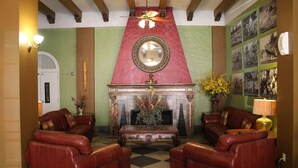 Fireplace - Tioga Extended Stay Hotel (Chanute)