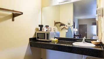 Standard Room, 1 Bedroom, Smoking, Refrigerator & Microwave