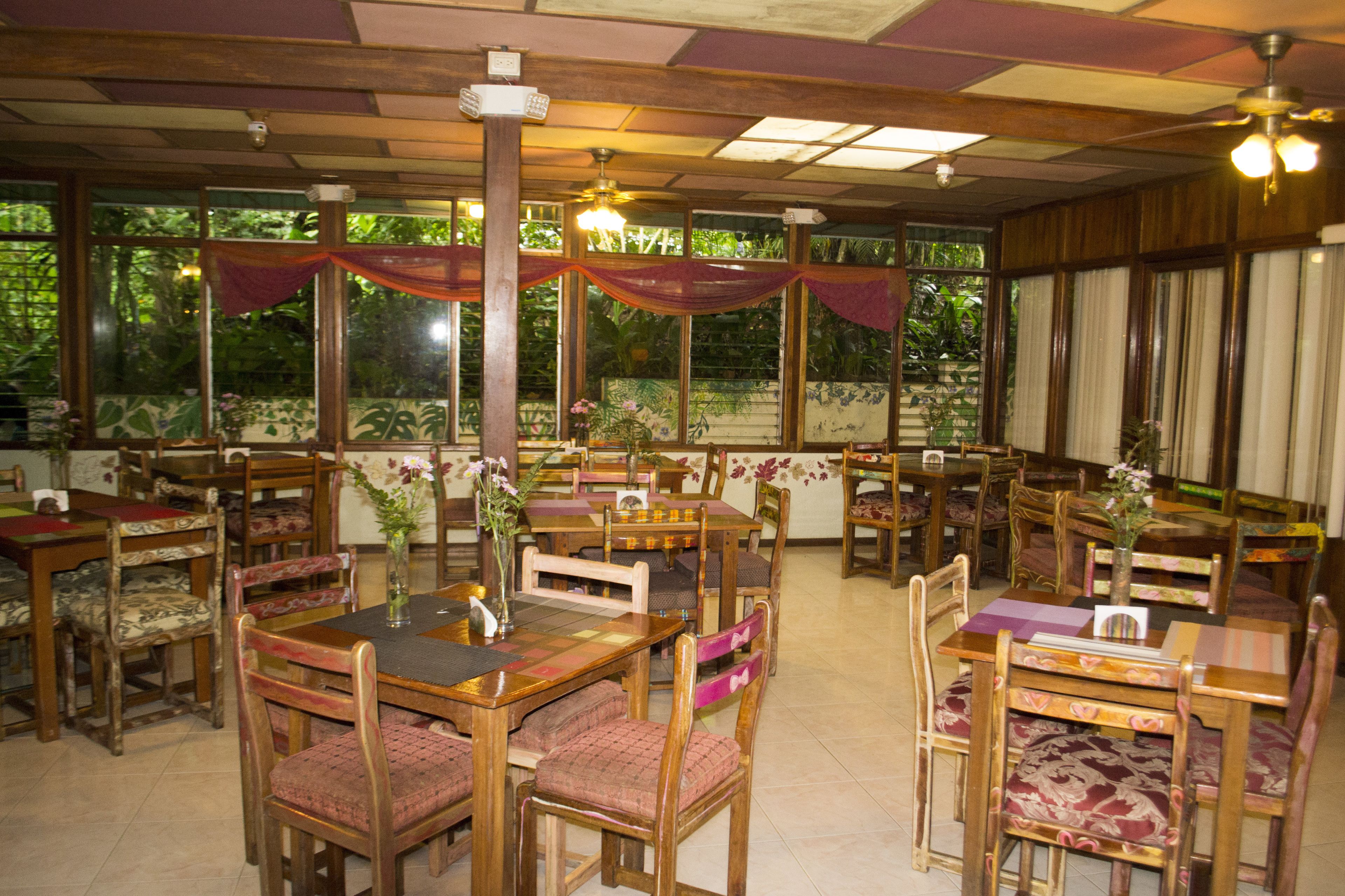 breakfast, lunch, dinner served; international cuisine