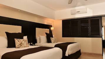 Superior Suite, Sea View | 1 bedroom, in-room safe, iron/ironing board, free WiFi