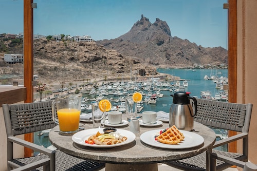 Marinaterra Hotel & Spa