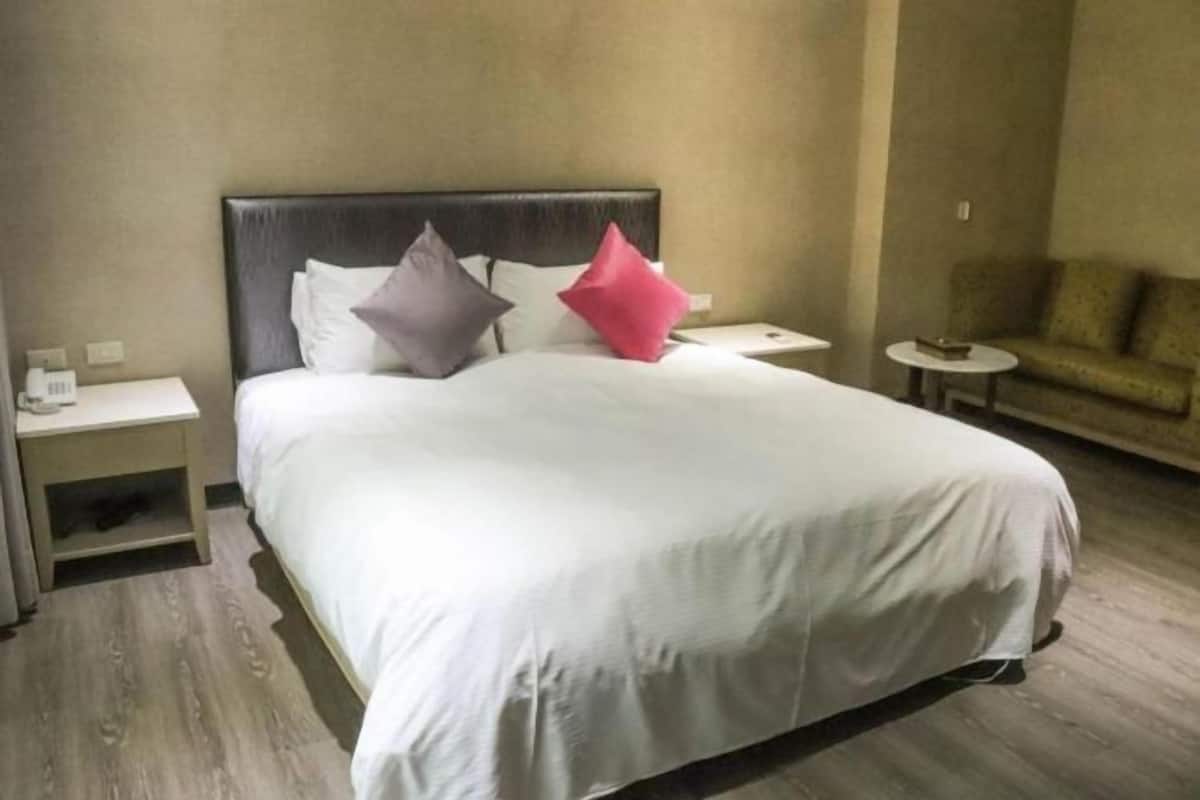 Minibar, in-room safe, desk, blackout drapes