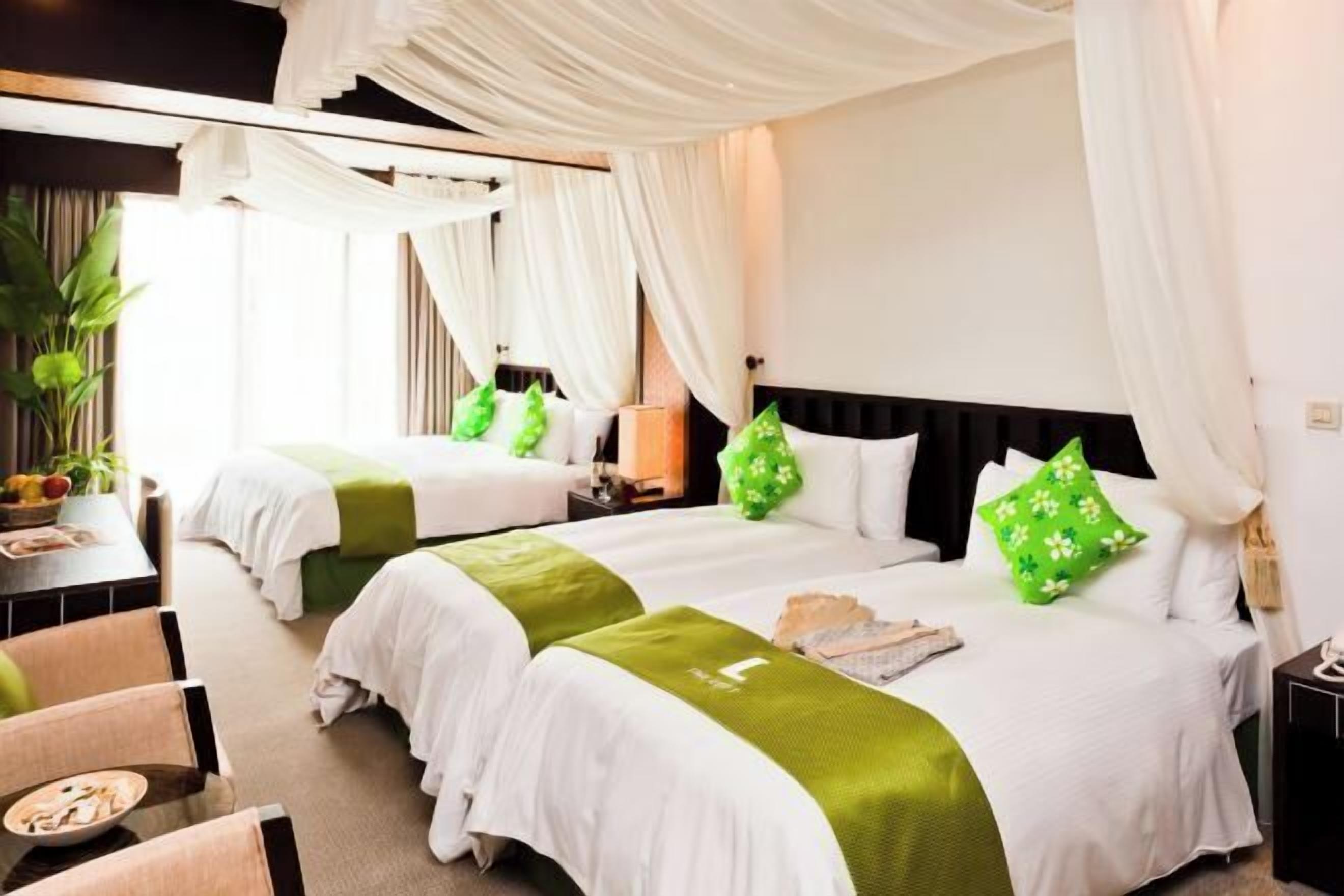 迷你吧、房內夾萬、書桌、遮光窗簾/窗簾