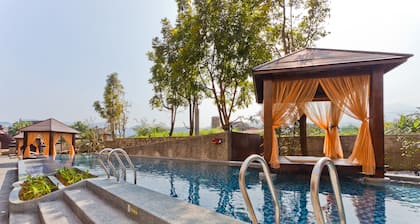 The Loft Seaside Suites