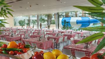 Se sirven desayunos, comidas, cenas y brunch