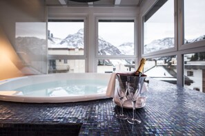 Pool - Posthotel Holiday Villa Arosa (Arosa)