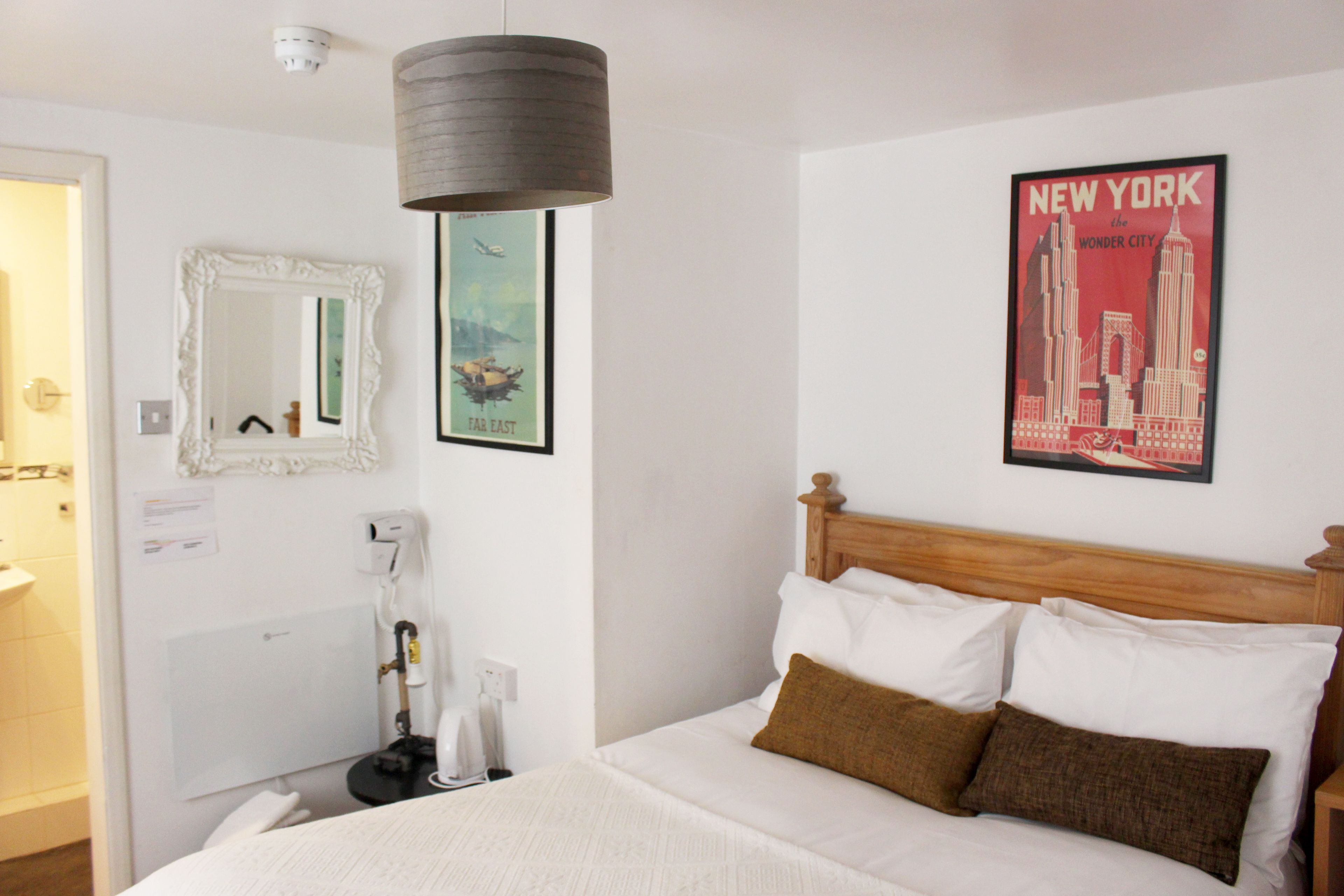 Double Room | Minibar, free WiFi, bed sheets, alarm clocks