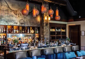 3 restaurants; breakfast, lunch, and dinner served