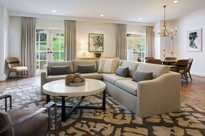 Suite, 1 soverom (Chairman's) | Sengetøy av topp kvalitet, dundyner og senger med overmadrass