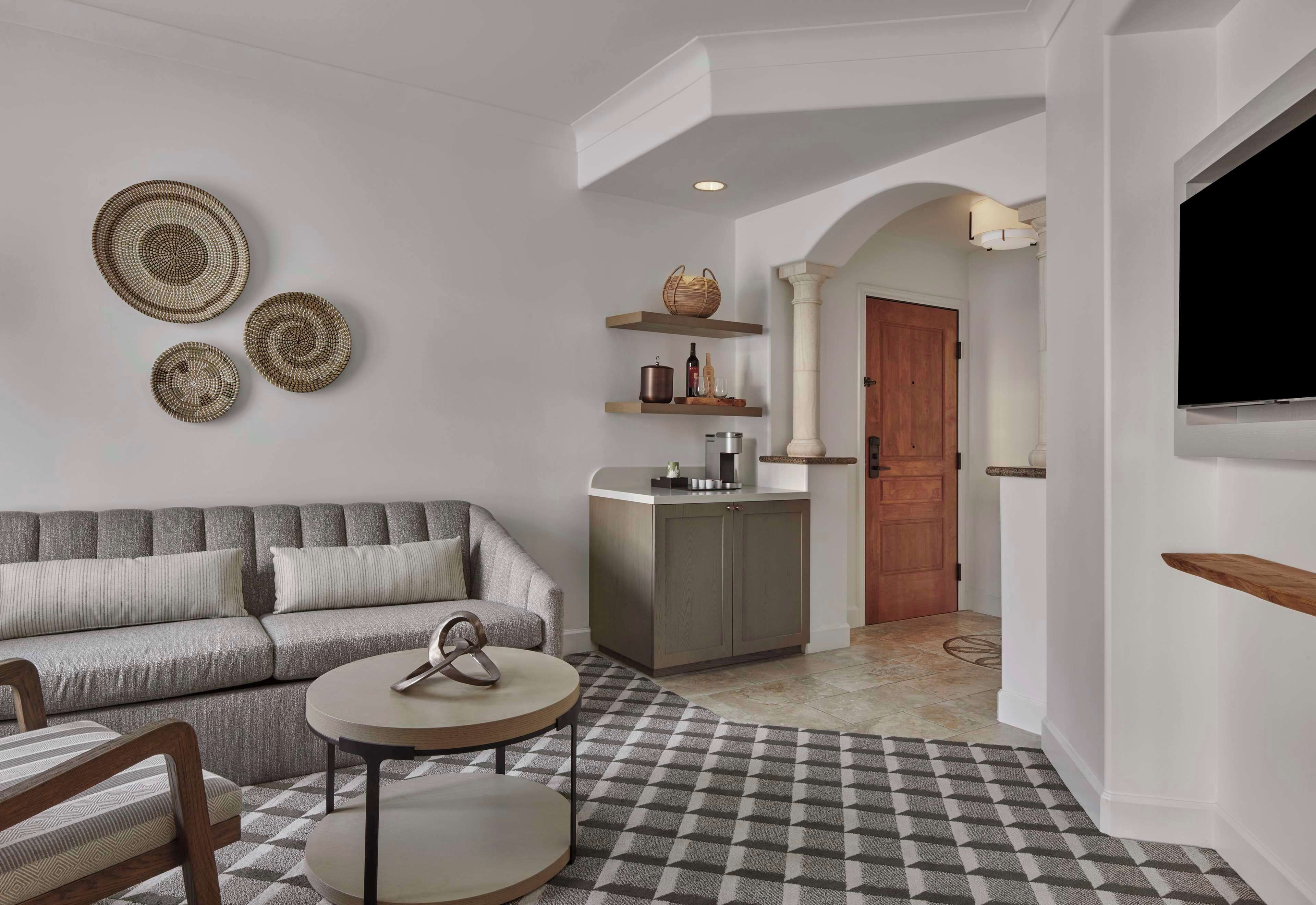 32-inch flat-screen tv with satellite channels, tv, netflix