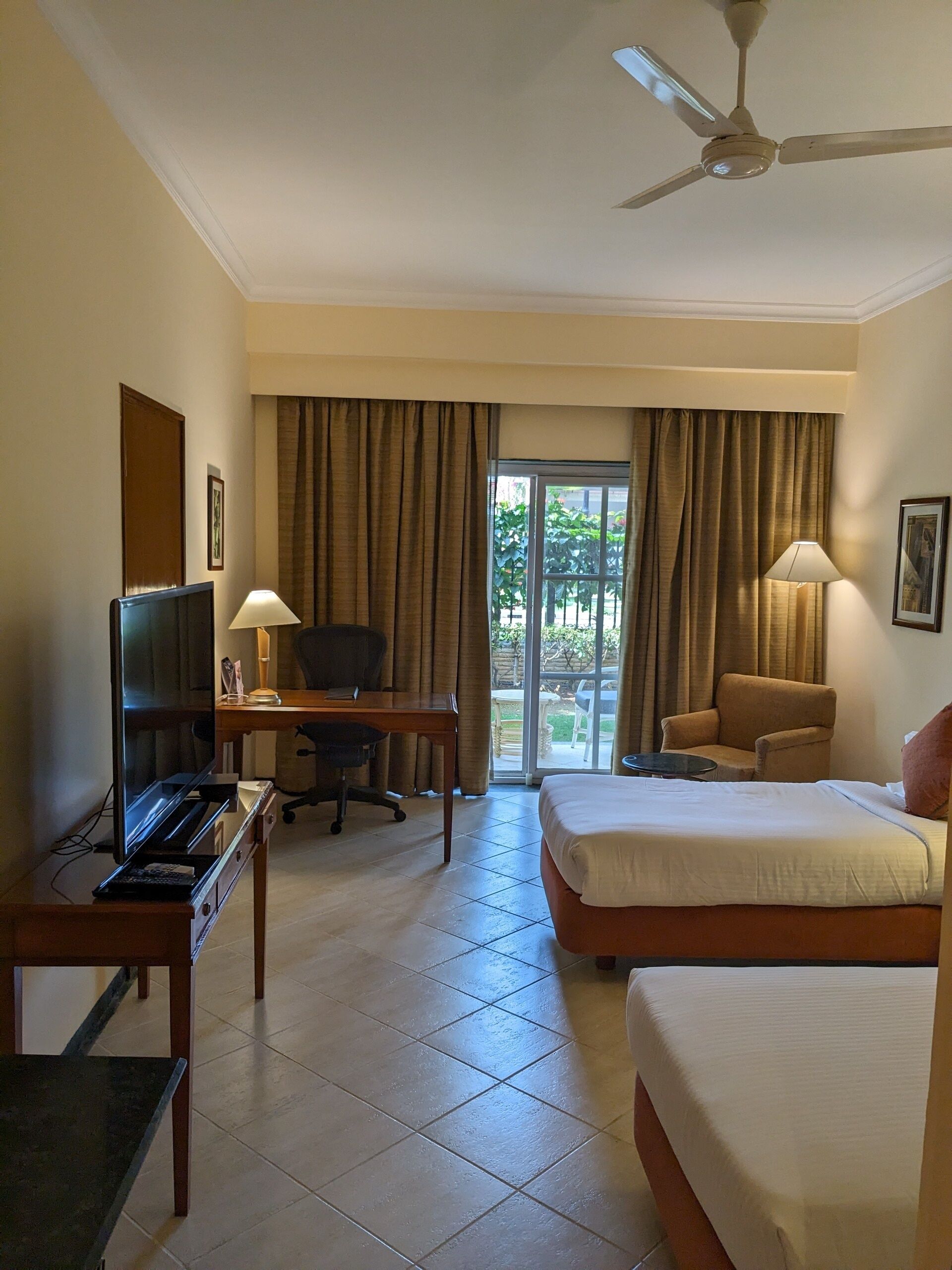 superior twin | living area | 42-inch led tv with cable channels