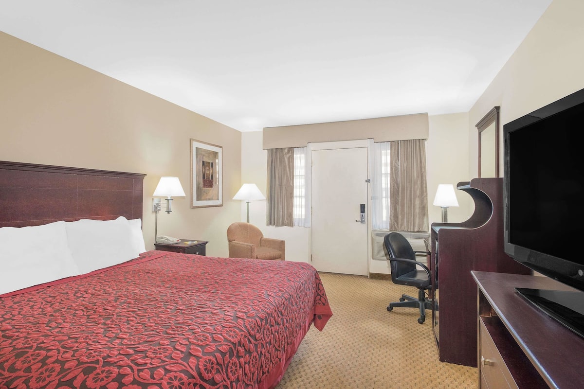 In-room safe, desk, iron/ironing board, free cribs/infant beds