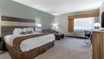 Sviitti, 1 suuri parisänky, tupakointi kielletty, jääkaappi ja mikroaaltouuni | Pillowtop-patjalliset sängyt, työpöytä