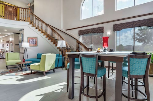 Best Western Plus Victoria Inn & Suites