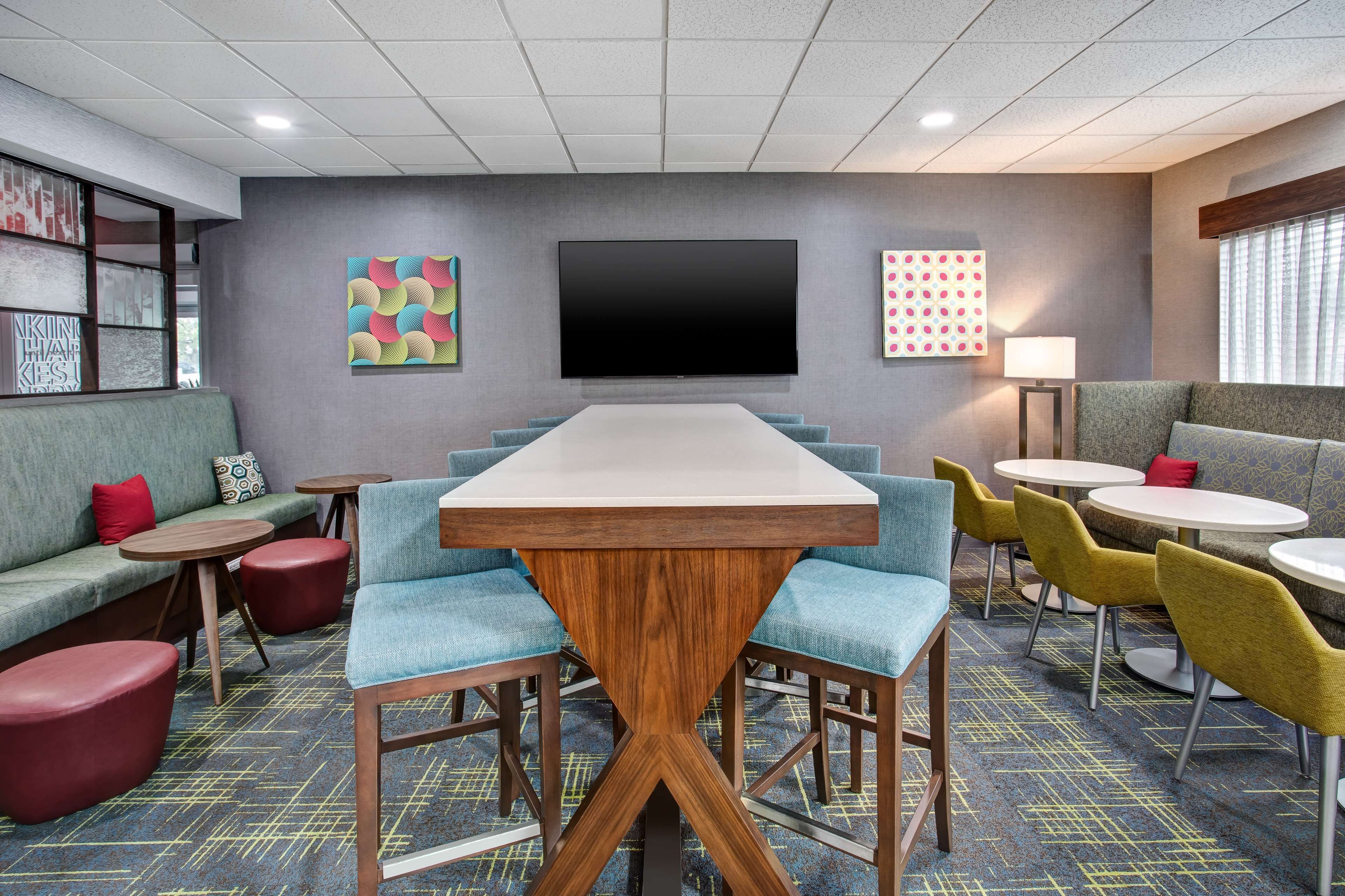 Photo - Hampton Inn & Suites - Cape Coral/Fort Myers Area, FL