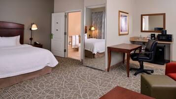 Studio, 1 Tempat Tidur King, akses difabel, Bebas Asap Rokok | Meja kerja, tirai kedap cahaya, dan setrika/meja setrika