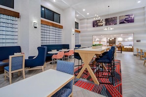 Lobby - Hampton Inn & Suites Dayton - Vandalia (Dayton)