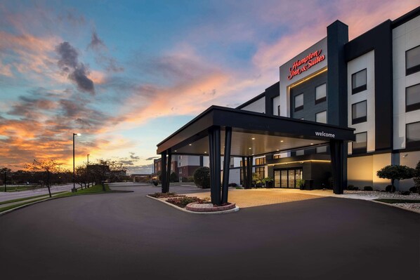 Exterior - Hampton Inn & Suites Dayton - Vandalia (Dayton)
