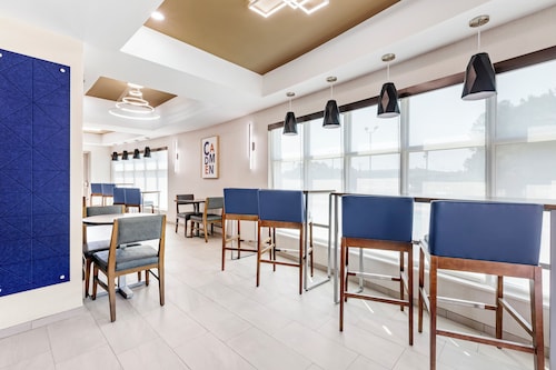 Holiday Inn Express Hotel & Suites Camden-I20 (Hwy 521) by IHG