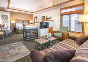 Iron/ironing board, WiFi, alarm clocks - WorldMark Deer Harbor (Deer Harbor)