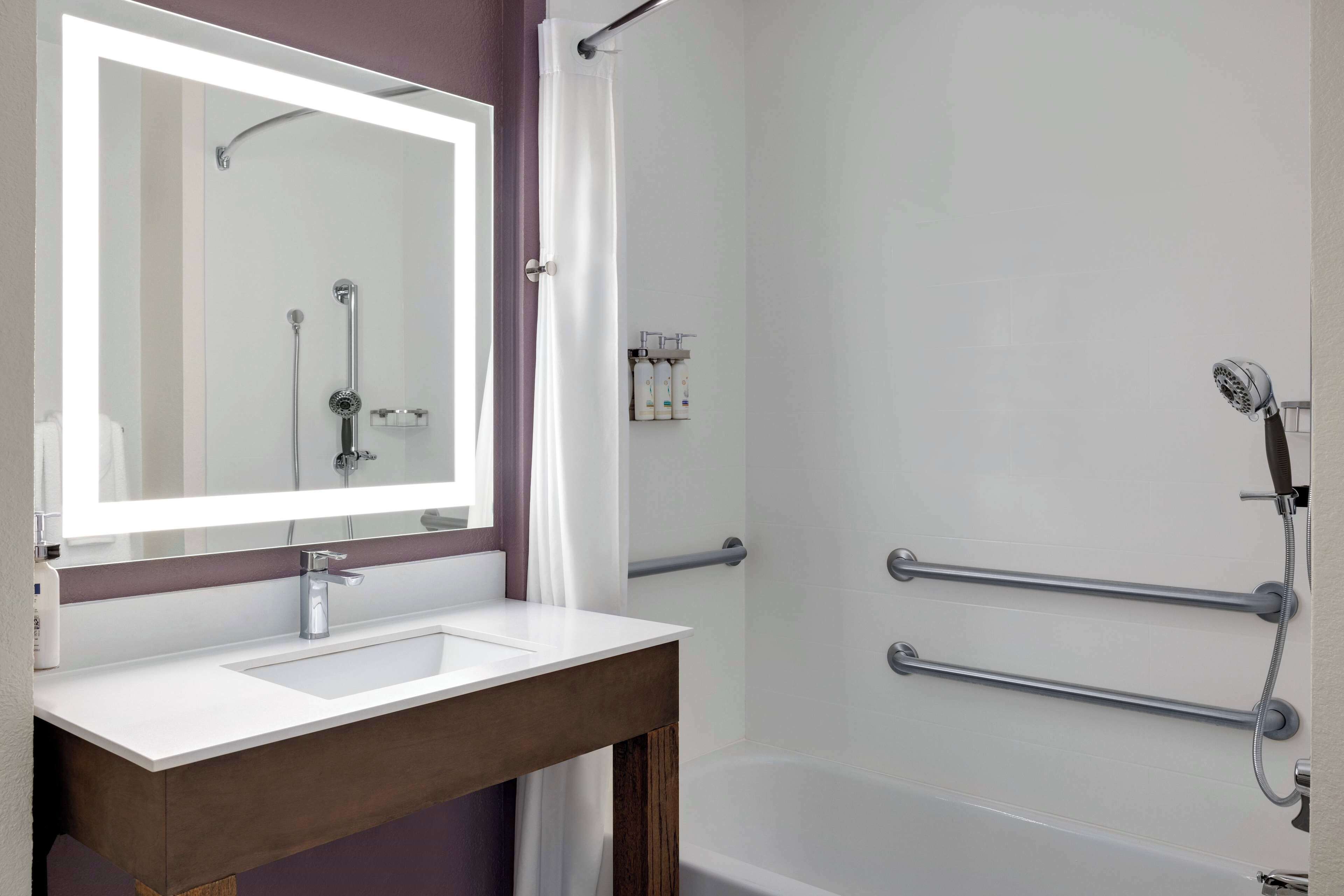 1 bedroom, premium bedding, pillow-top beds, in-room safe