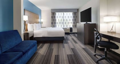 La Quinta Inn & Suites by Wyndham Springfield Airport Plaza