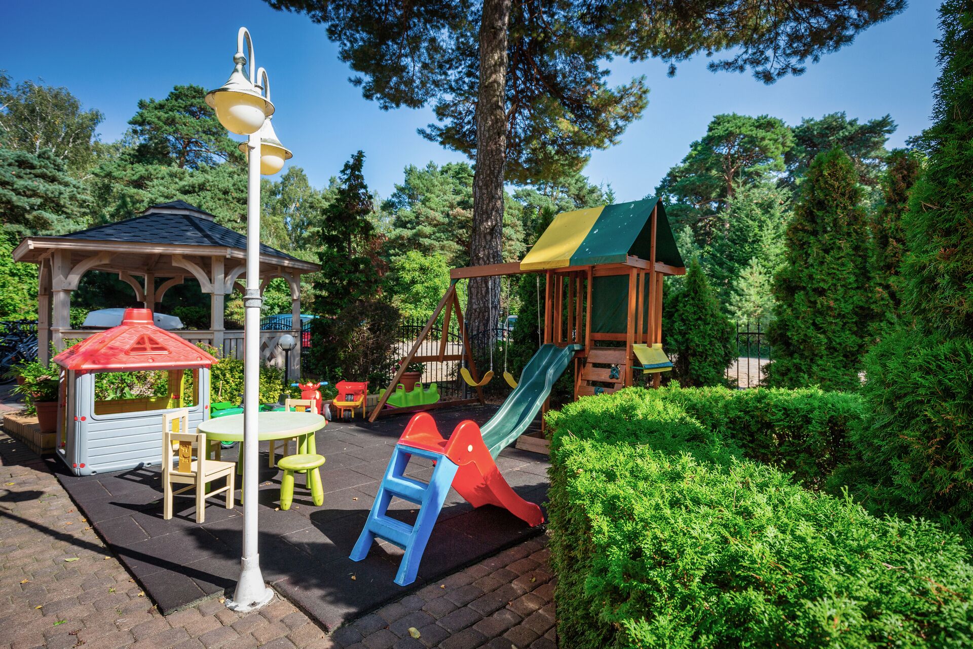 children’s play area – outdoor