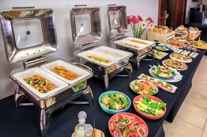 Free daily buffet breakfast