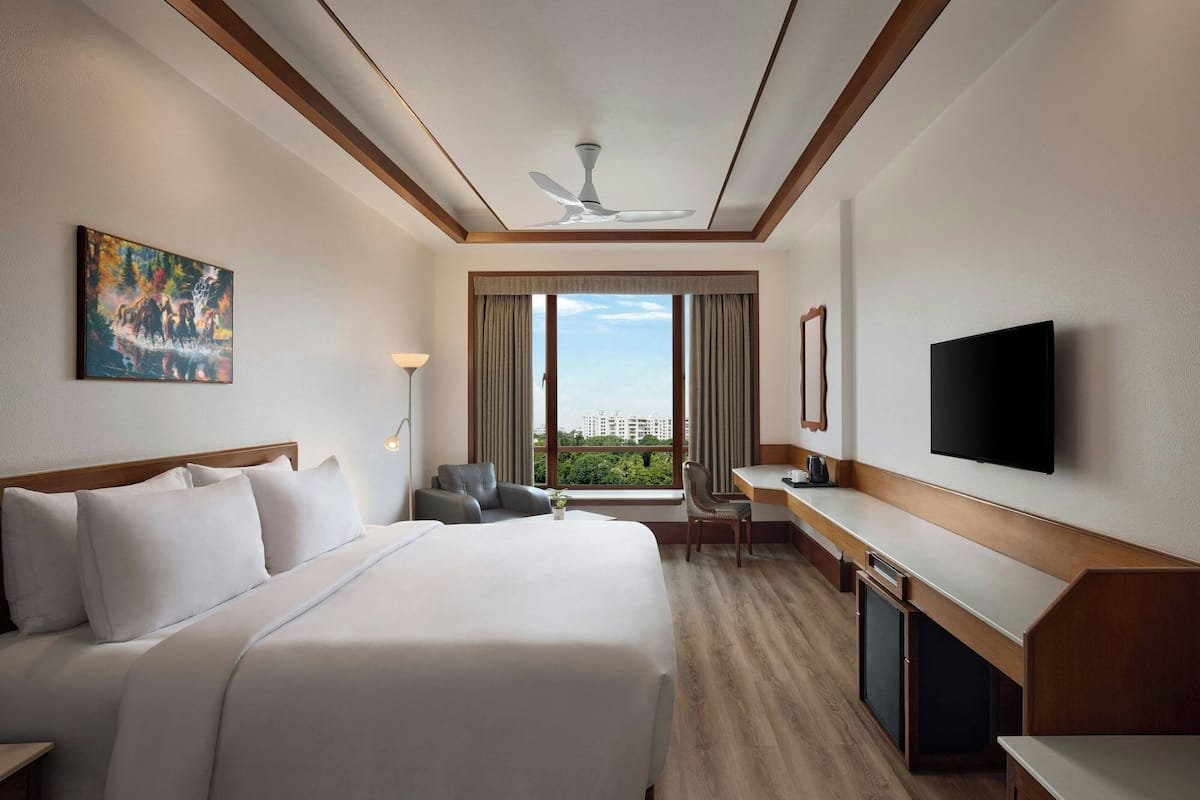 Classic-Zimmer, 1 King-Bett, Stadtblick | Minibar, Zimmersafe, Schreibtisch, Bügeleisen/Bügelbrett