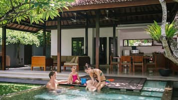 Outdoor pool, pool loungers