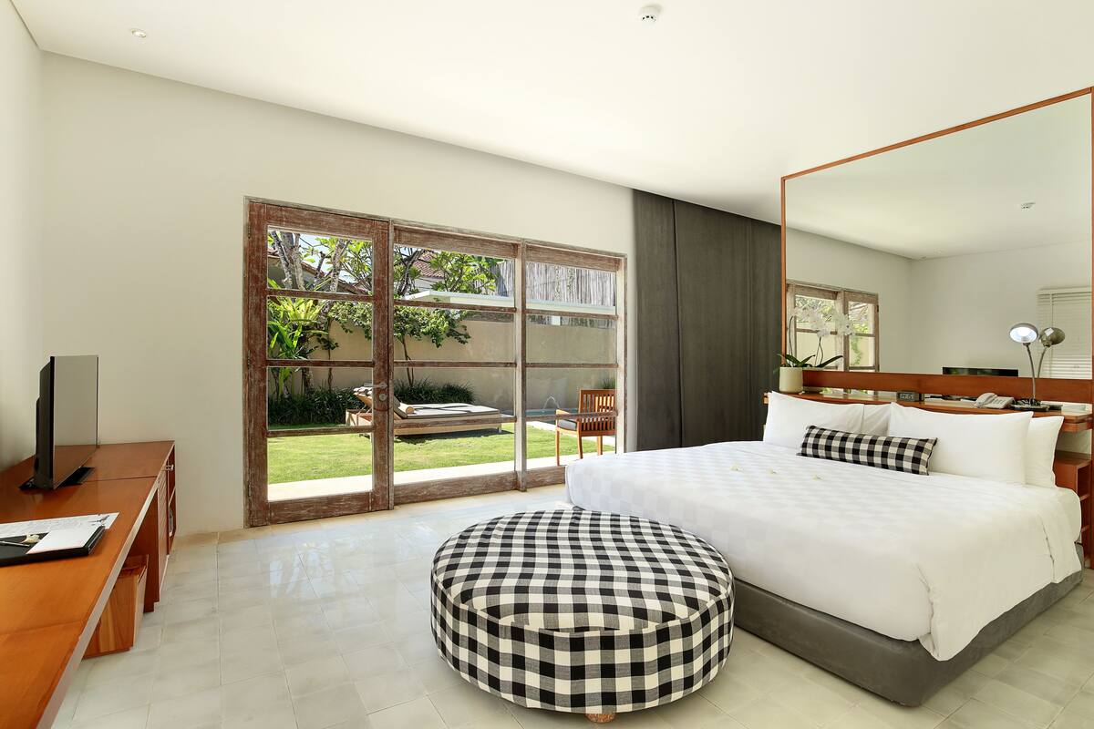 one bedroom executive pool villa | premium bedding, minibar, in-room safe, desk