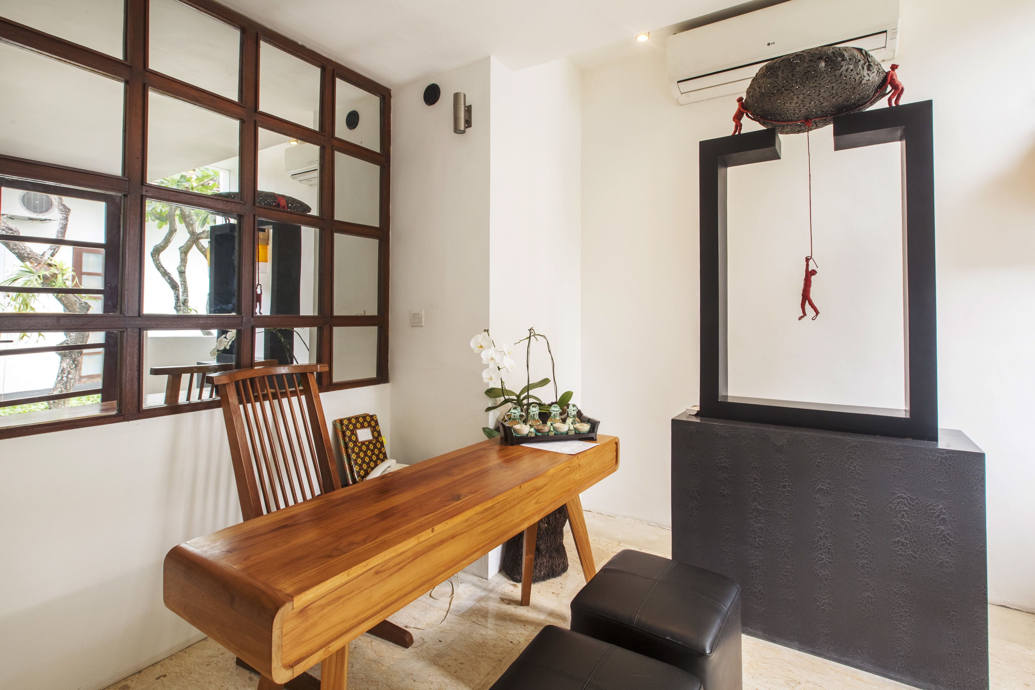 couples treatment room(s), hot tub, body treatments, aromatherapy