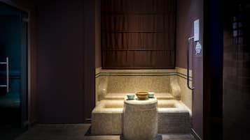 Espace de soins pour les couples, sauna, bain à remous, hammam, hammam