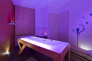Sale per trattamenti di coppia, sauna, vasca idromassaggio, bagno turco