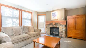 Standard Room | Living room