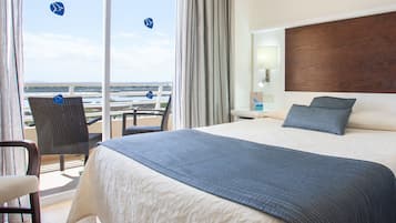 Tek Kişilik Oda, Balkon | Minibar, odada kasa, masa, güneşlik/perde