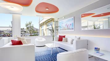 Sala de estar en el lobby