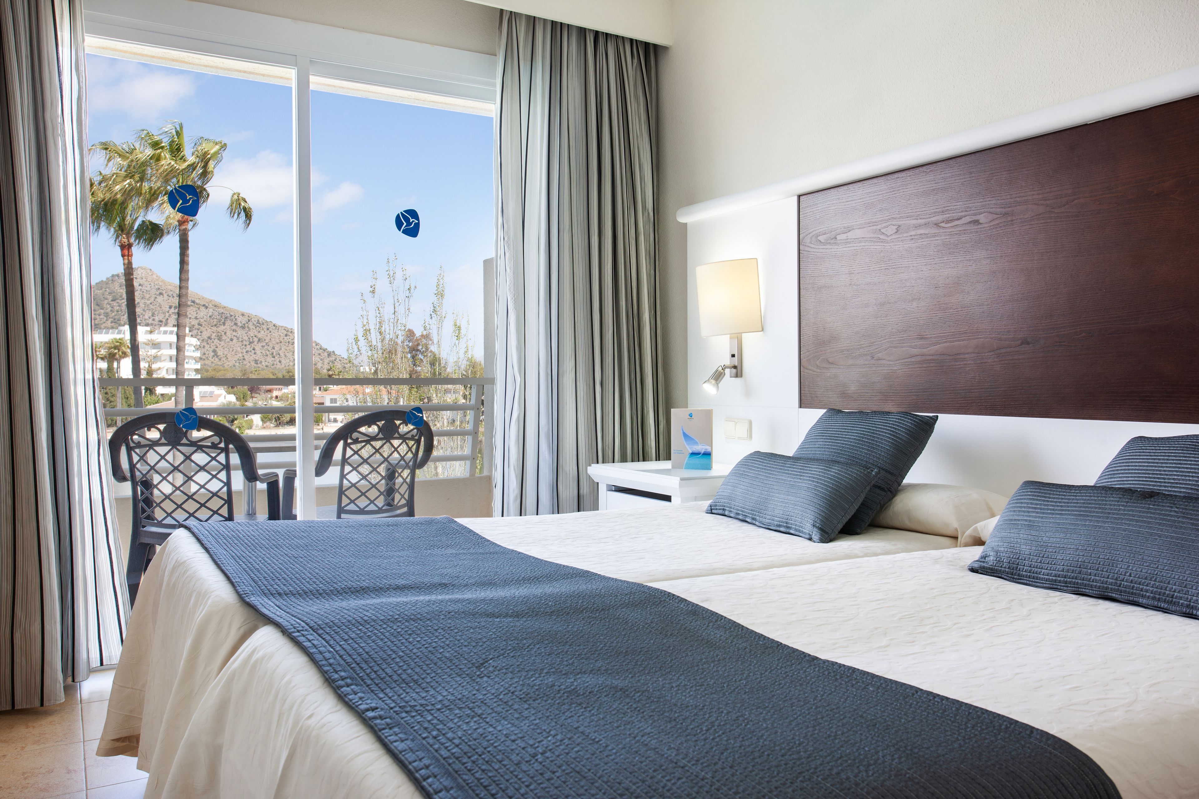 minibar, in-room safe, desk, blackout curtains