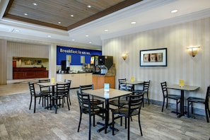 Free daily continental breakfast