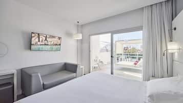 1 bedroom, in-room safe, iron/ironing board, free WiFi