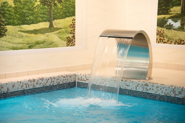 Indoor pool, pool loungers