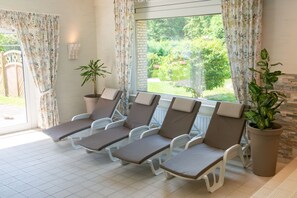 Indoor pool, pool loungers