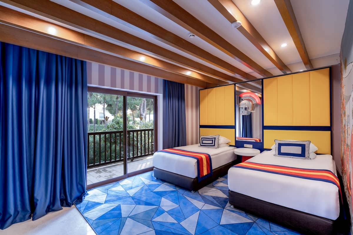 Suite, 1 King Bed, Garden View (Legendary) | Premium bedding, minibar, in-room safe, desk