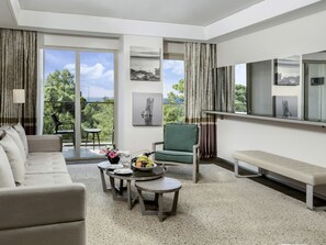 Deluxe Suite, 1 King Bed, Sea View