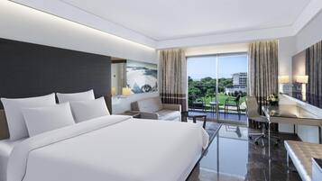 Premium bedding, minibar, in-room safe, desk
