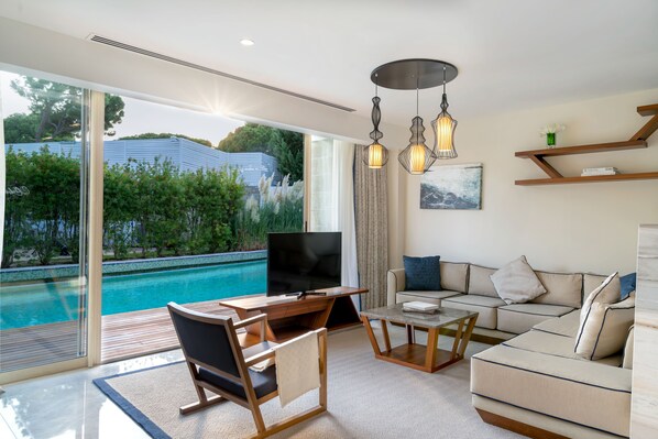 Club Villa, 1 King Bed