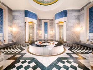 Sauna, Dampfbad, Türkisches Bad/Hamam, Körperbehandlungen, Hydrotherapie