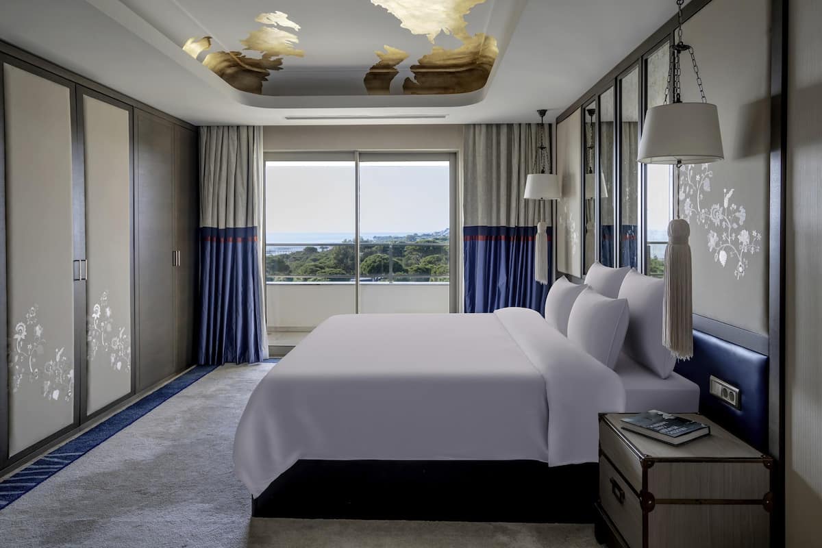 Suite, 1 King Bed | 1 bedroom, premium bedding, minibar, in-room safe
