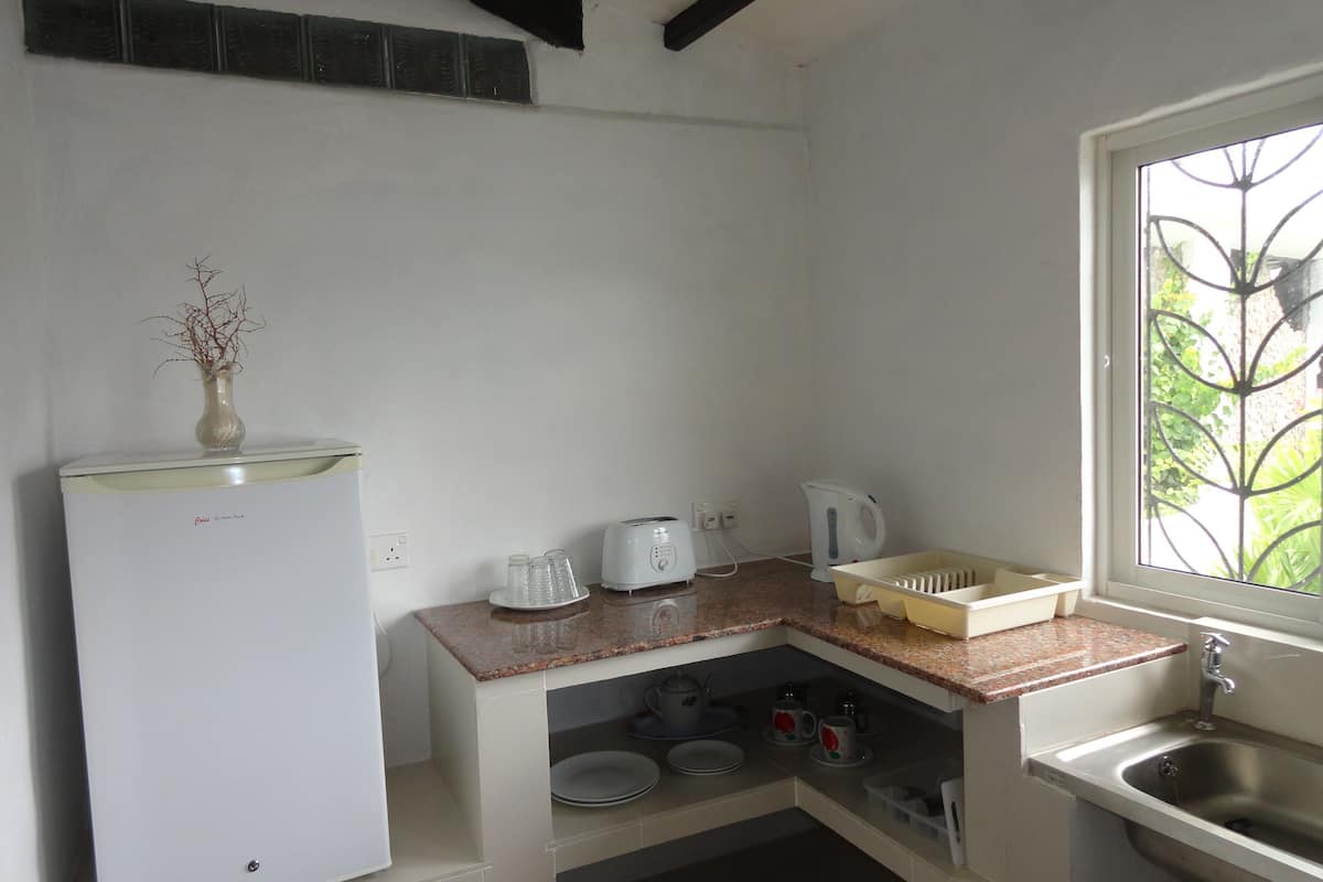 superior room, 1 bedroom, ocean view | private kitchen | fridge, electric kettle