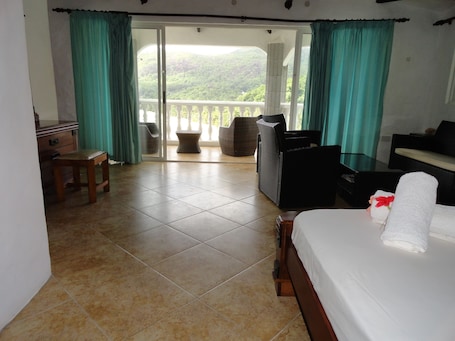 Superior Room, 1 Bedroom, Ocean View | Living room. Lazare Picault Hotel